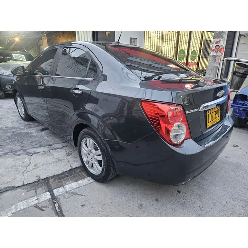 Chevrolet Sonic 2015 Gris Bogotá