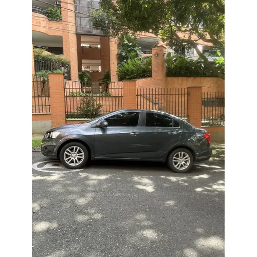 Chevrolet Sonic 2013 Gris Medellín