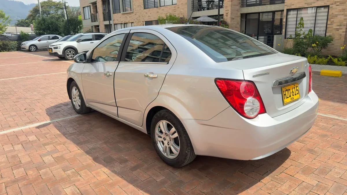 Chevrolet Sonic LT Hatchback 2016 Gris