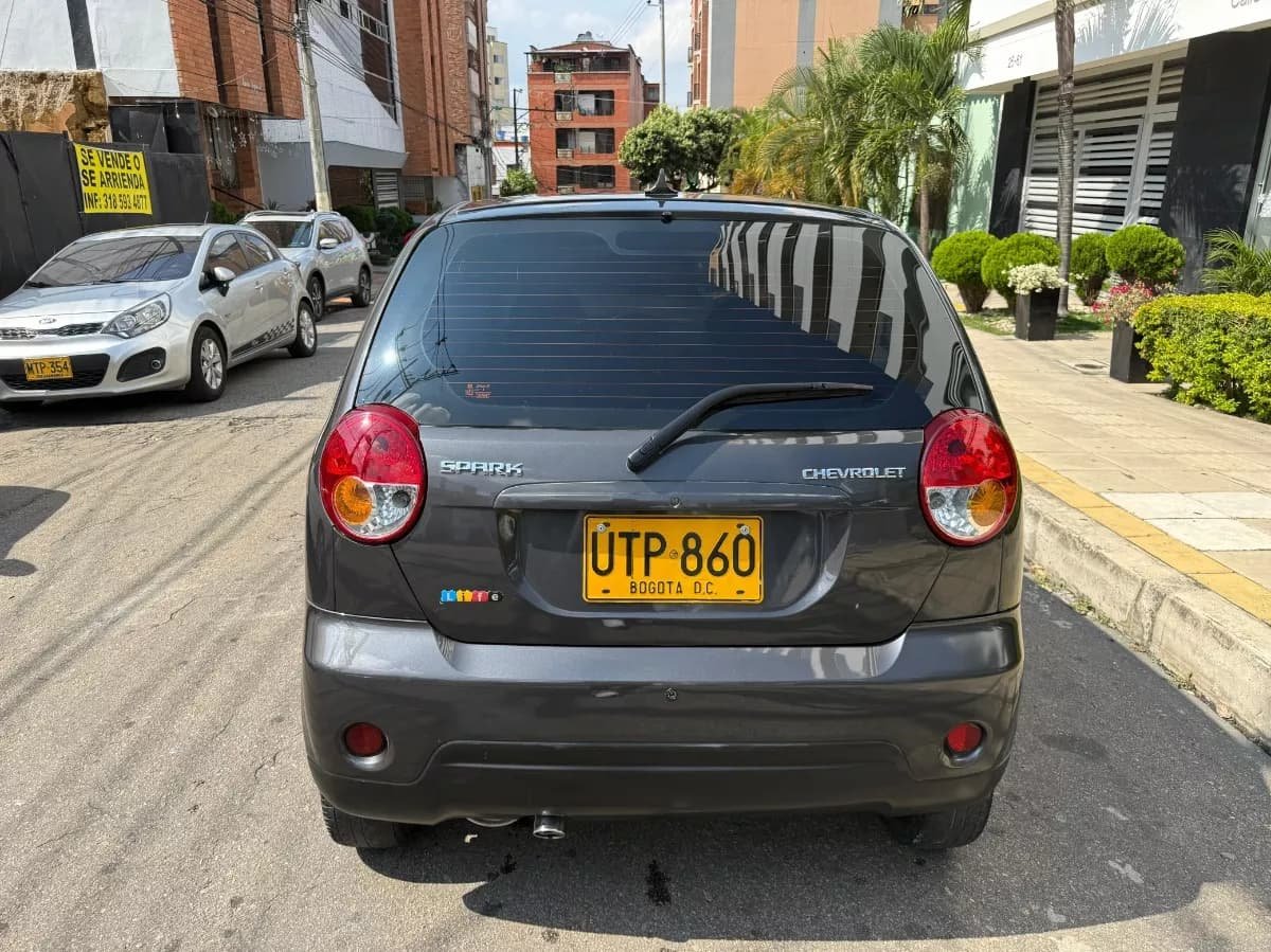 Chevrolet Spark 1.0 Life Gris Modelo 2016