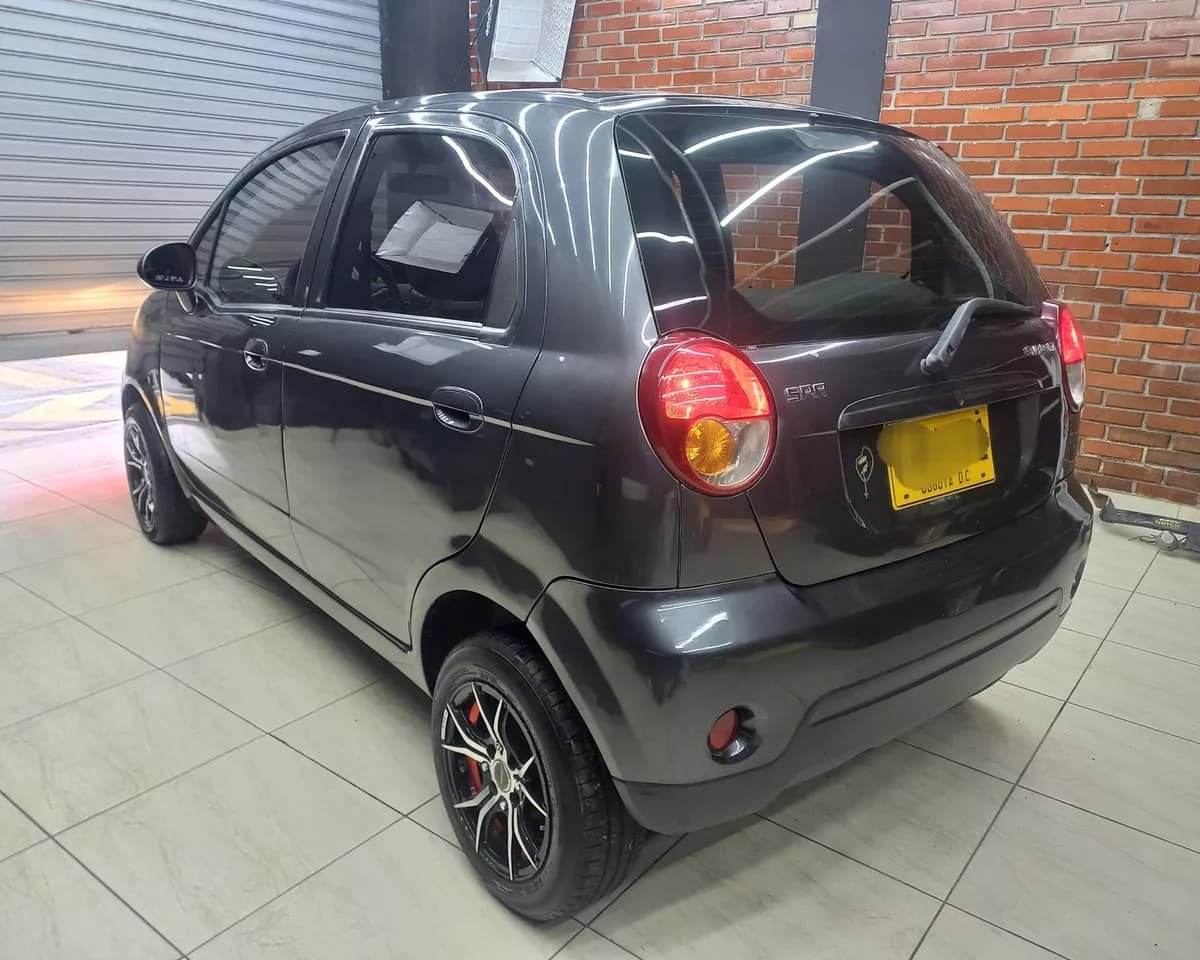 Chevrolet Spark 1.0 Life Gris Modelo 2017