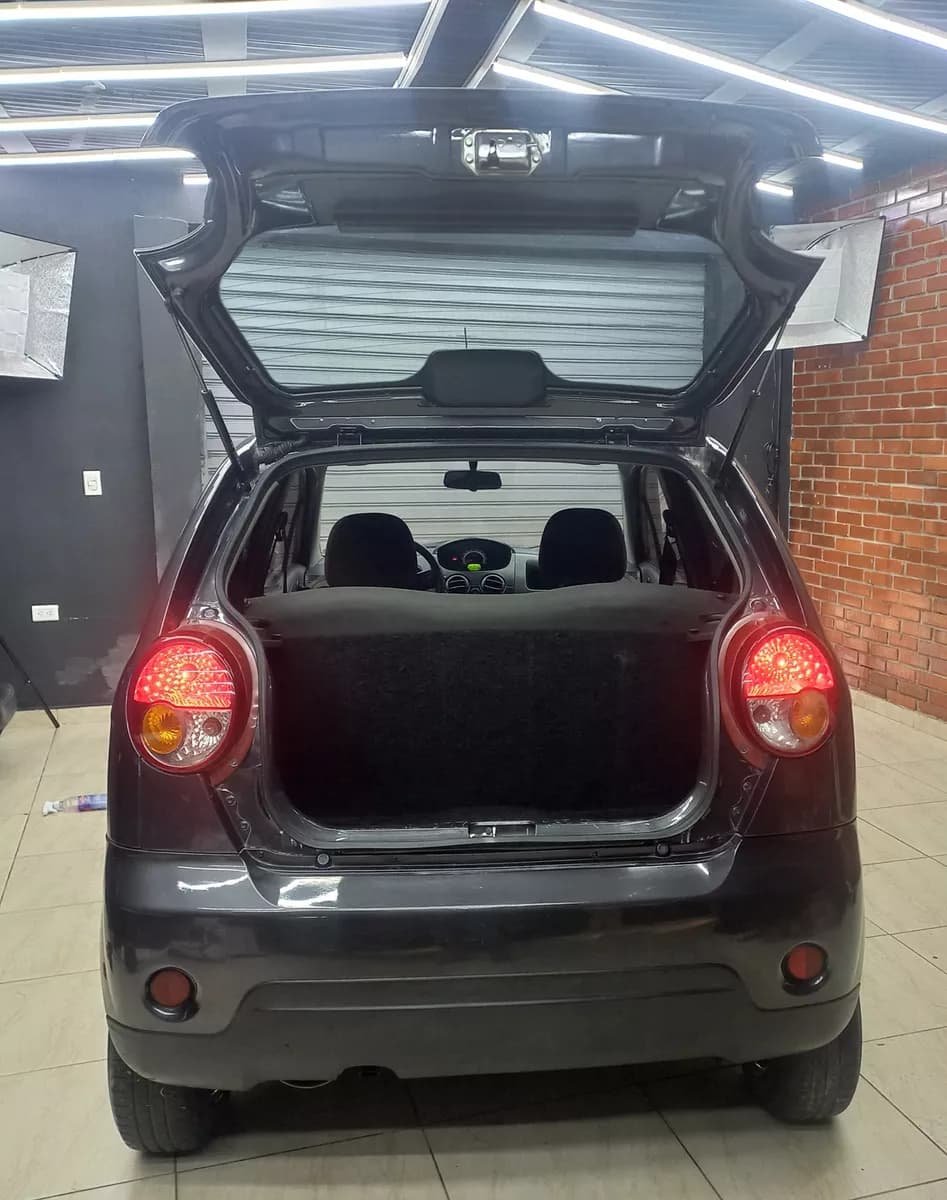 Chevrolet Spark 1.0 Life Gris Modelo 2017