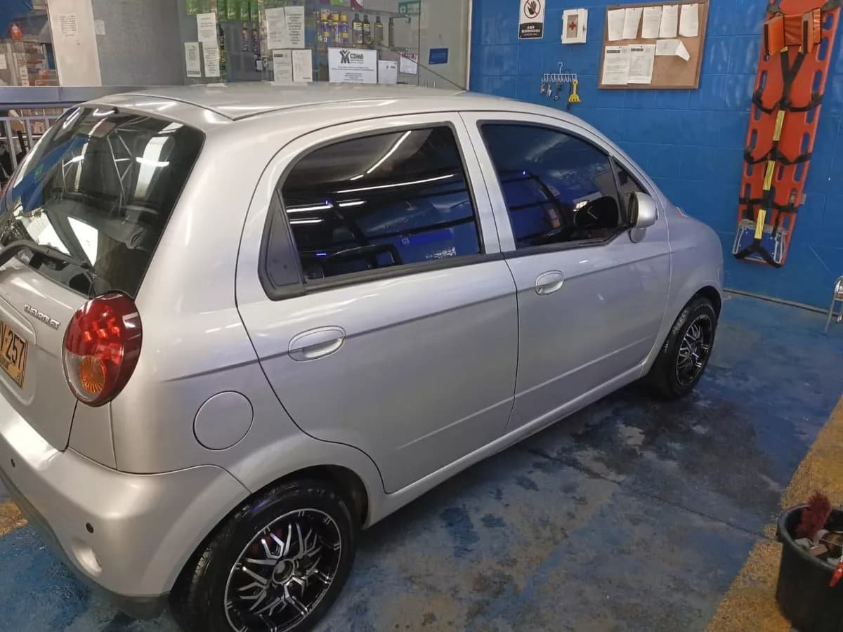 Chevrolet Spark 1.0 Life Plateado Año 2018