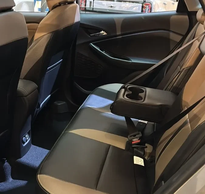 Chevrolet Tracker 1.2 T Premier At 2025 plata9