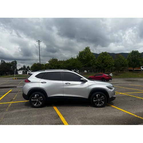 Chevrolet Tracker 2023 Plateado Bogotá
