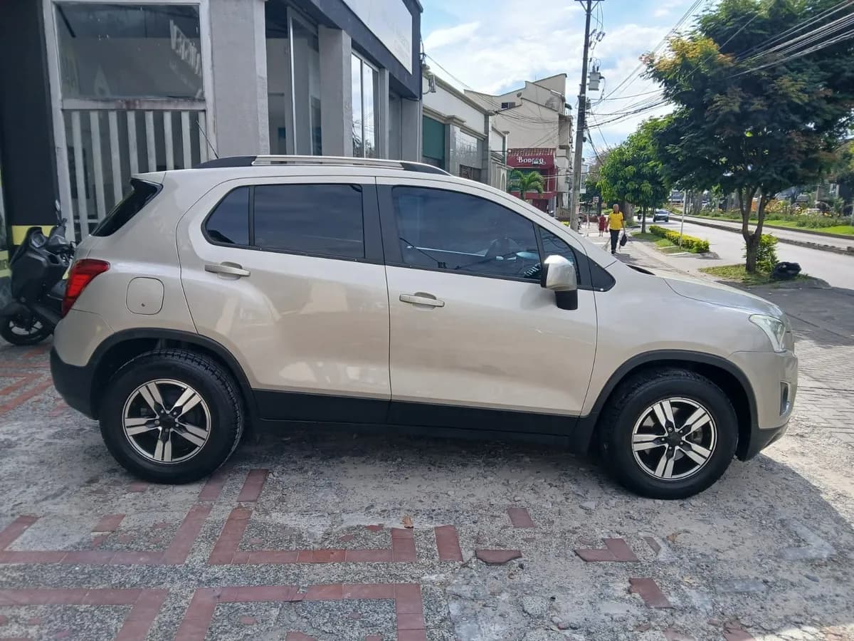 Chevrolet Tracker 2015 Plateado Pereira