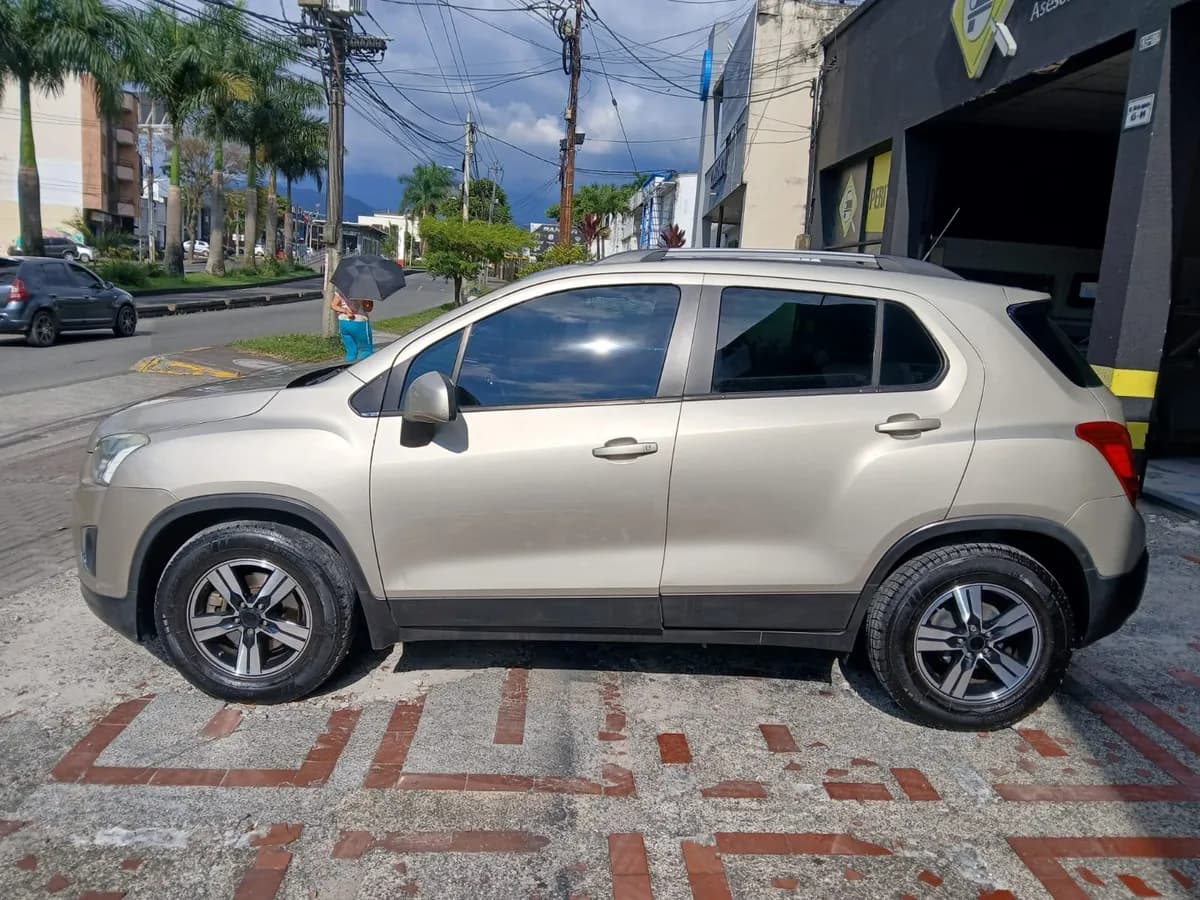 Chevrolet Tracker 2015 Plateado Pereira