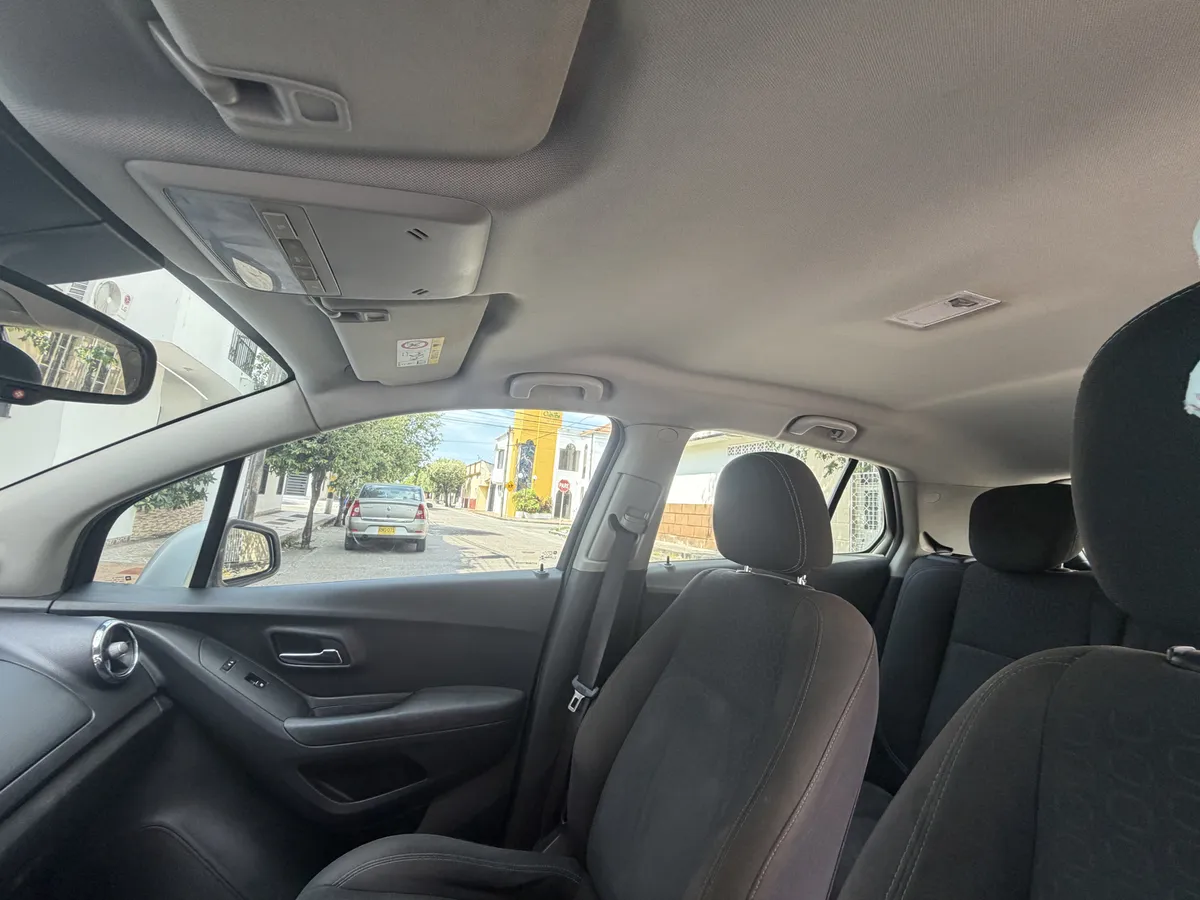 Chevrolet Tracker 2015 Plateado Espinal