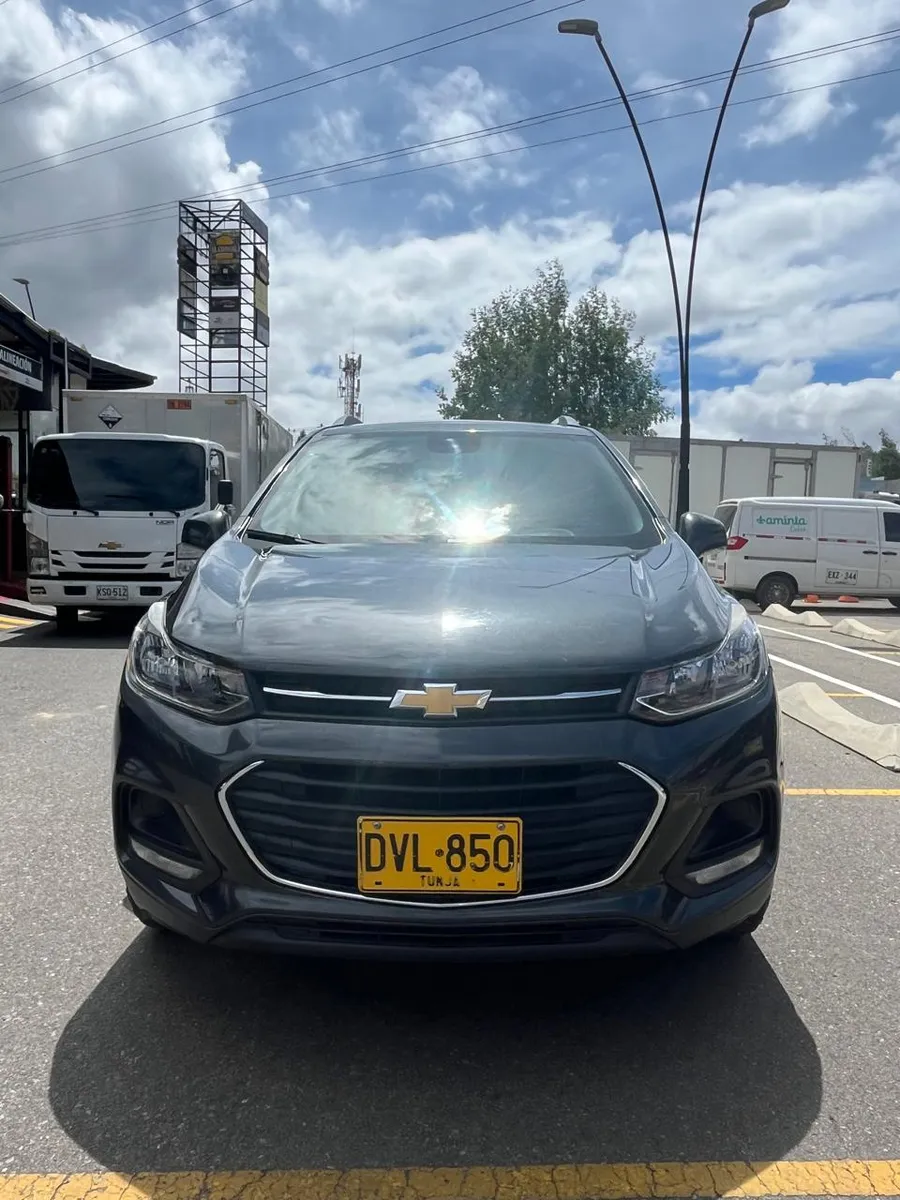 Chevrolet Tracker 2018 Gris Tunja