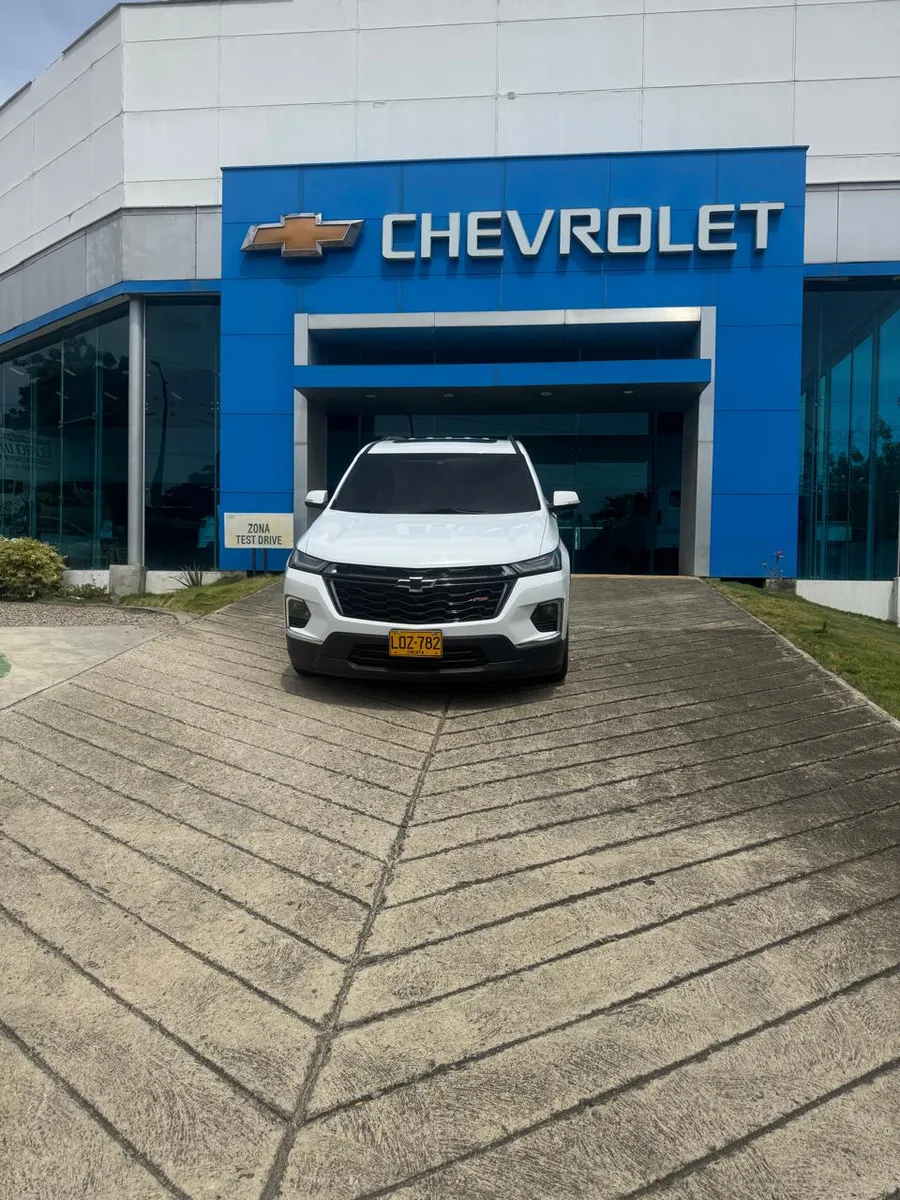 Chevrolet Traverse 2023 Blanco Girón