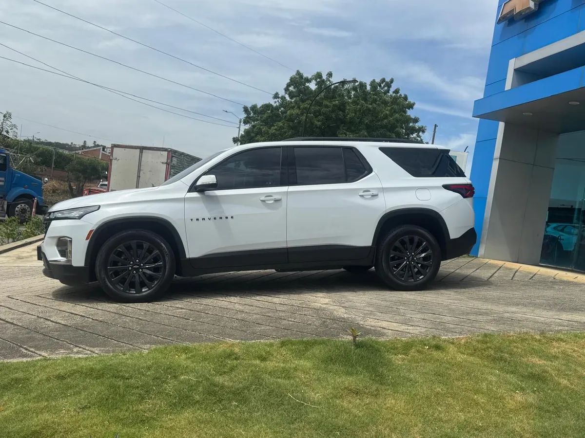 Chevrolet Traverse 2023 Blanco Girón