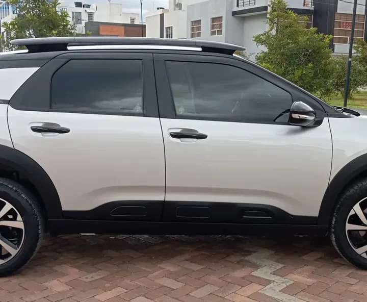 Citroën C4 Cactus 1.6 Shine Turbo gris2