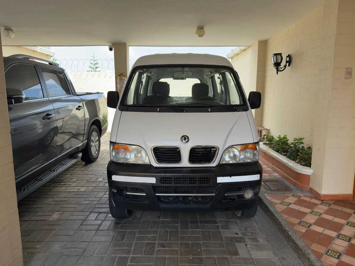 DFM Otro modelo DFM 2007 Blanco Barranquilla