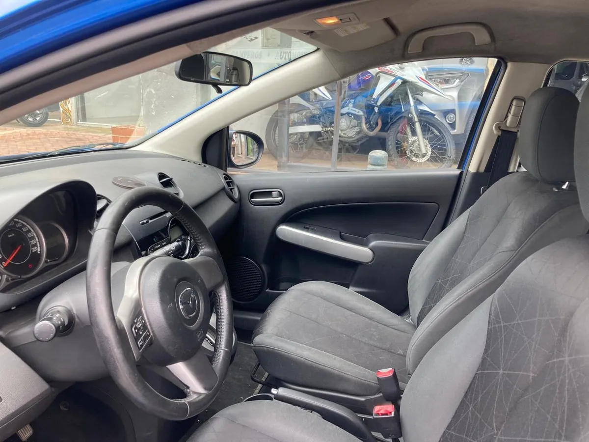 Mazda 2 1.5 15ha1c 2013 Azul
