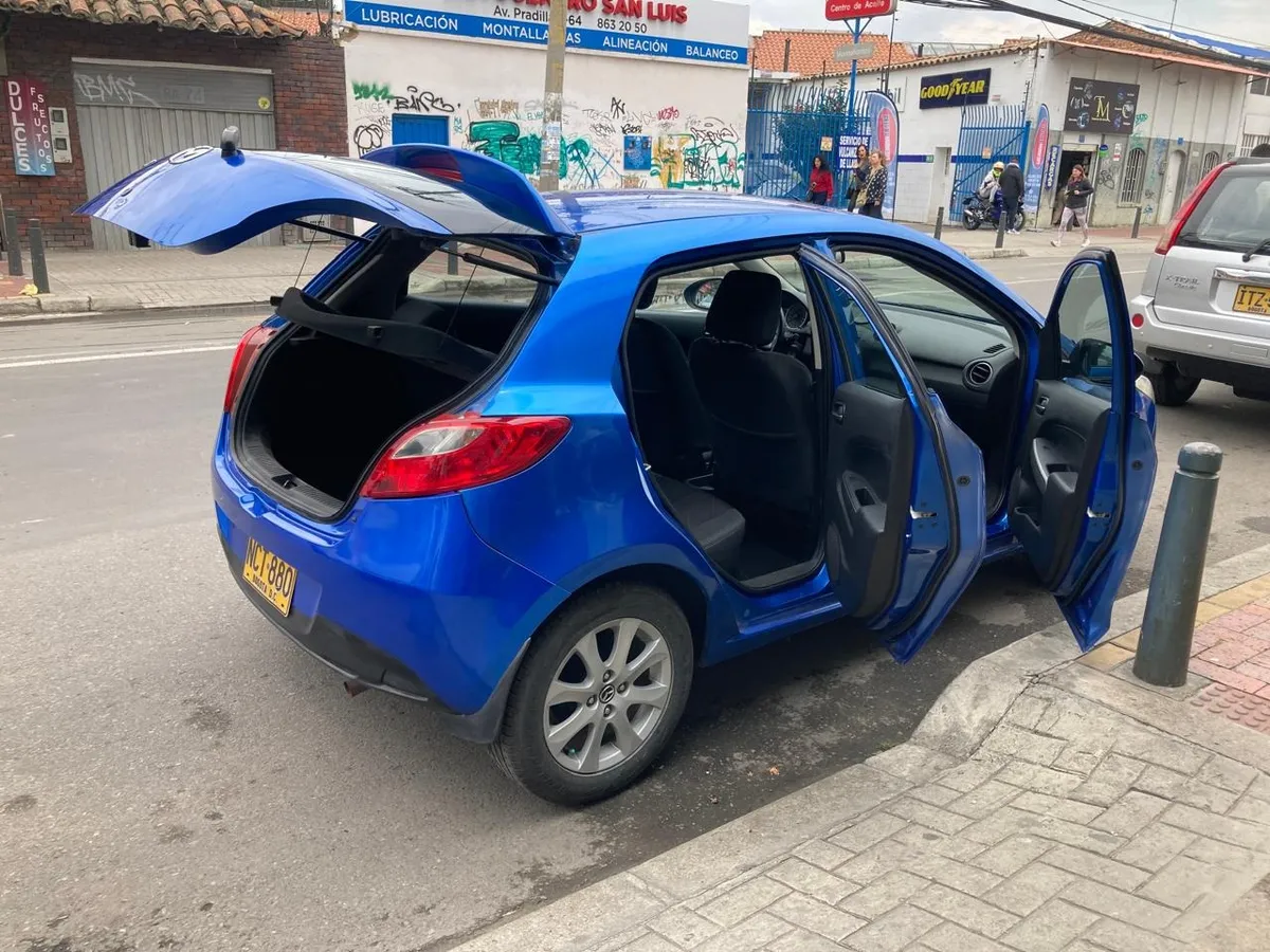 Mazda 2 1.5 15ha1c 2013 Azul