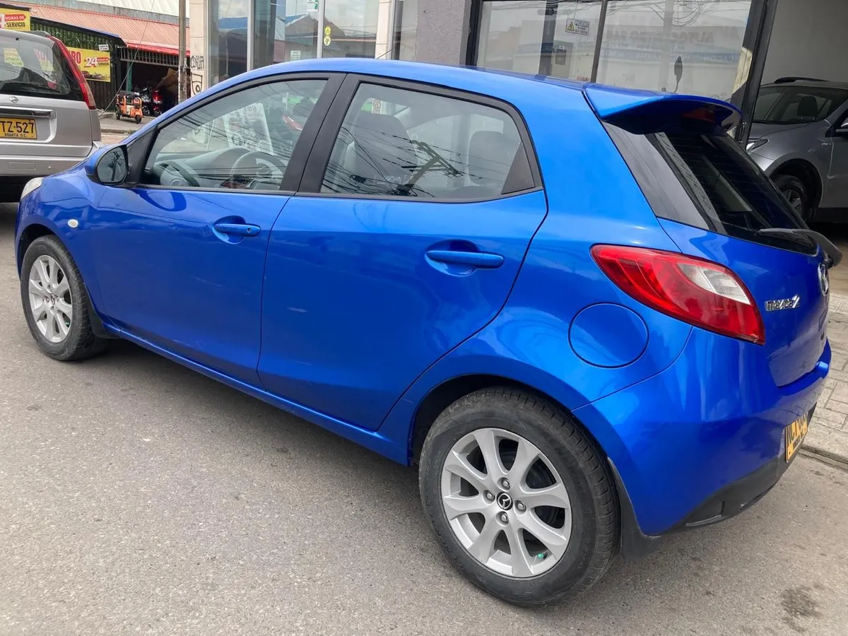 Mazda 2 1.5 15ha1c 2013 Azul