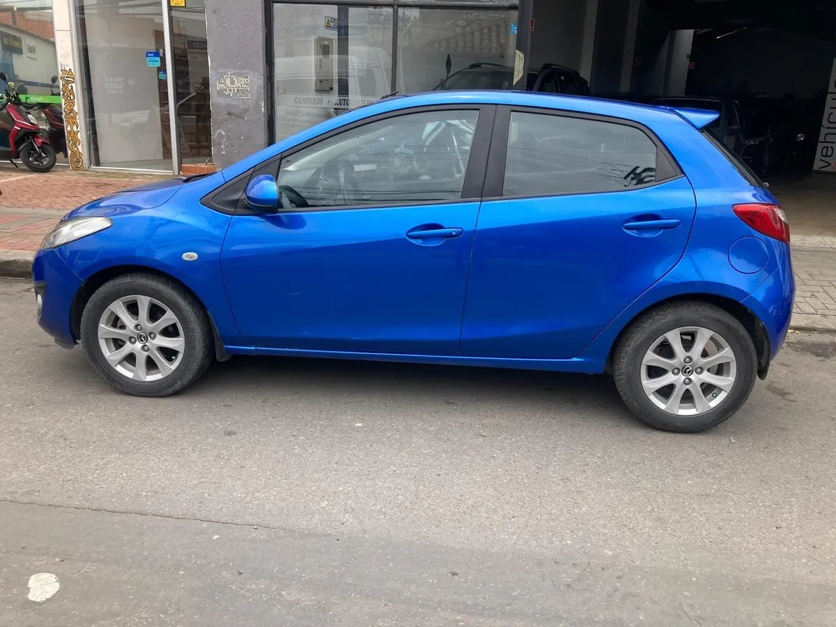 Mazda 2 1.5 15ha1c 2013 Azul