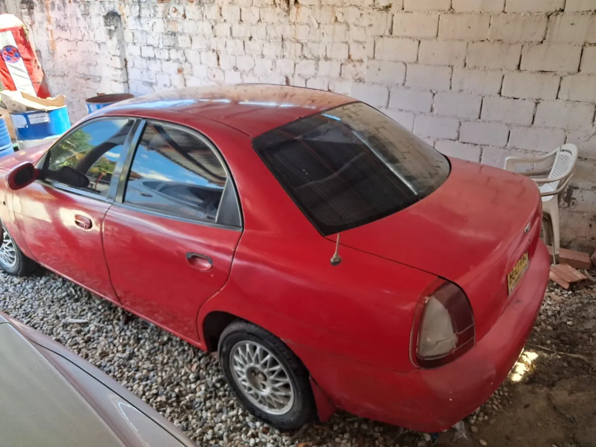 Daewoo Nubira 1999 Rojo Ciénaga