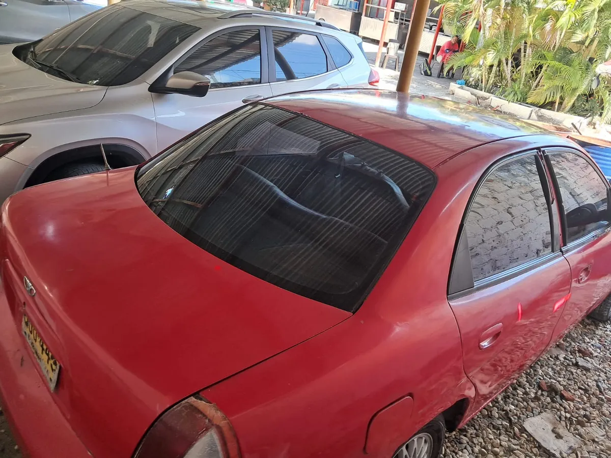 Daewoo Nubira 1999 Rojo Ciénaga