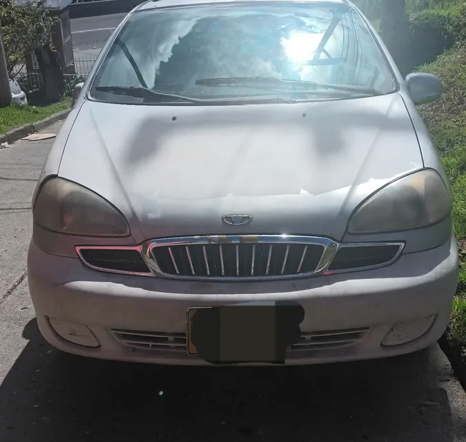 Daewoo Tacuma 2.0 Cdx 2002 plateado3