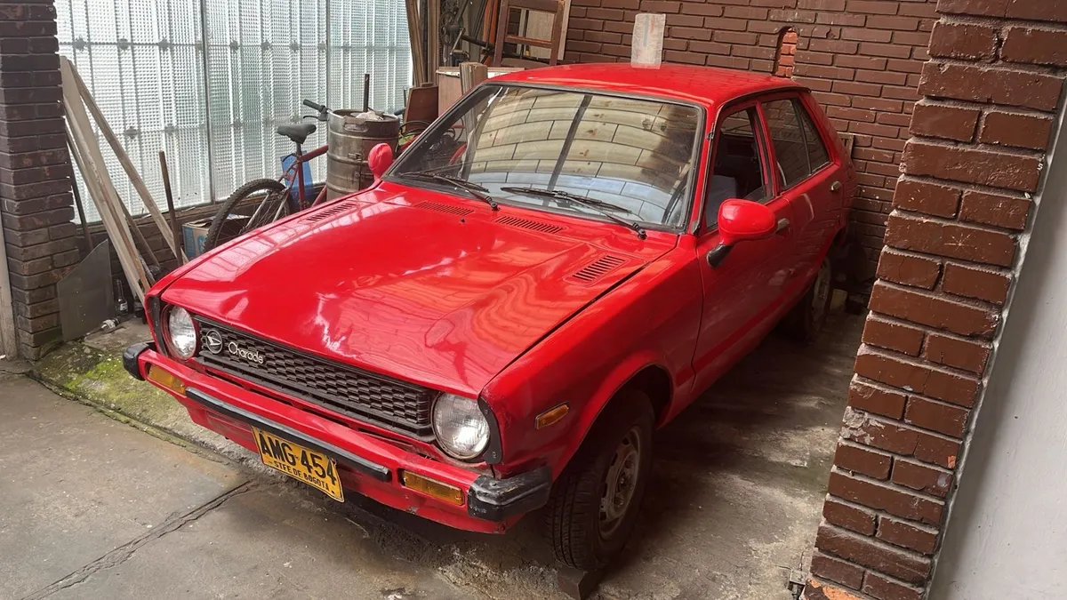 Daihatsu Charade 1980 Rojo Bogotá