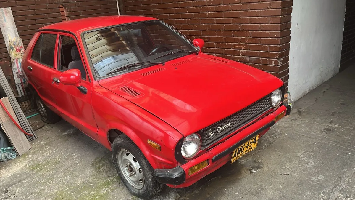 Daihatsu Charade 1980 Rojo Bogotá