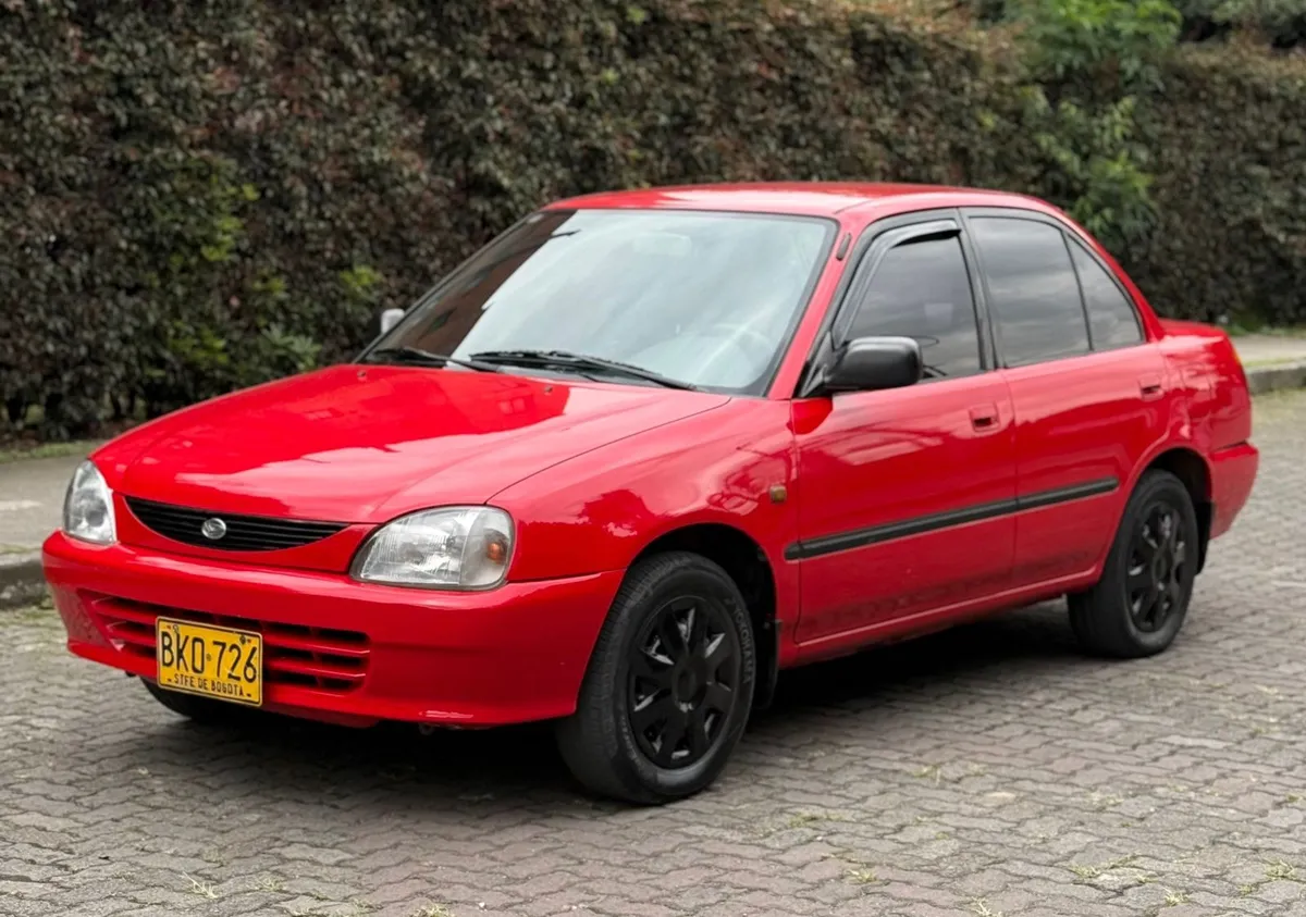 Daihatsu Charade 1998 Rojo Bogotá