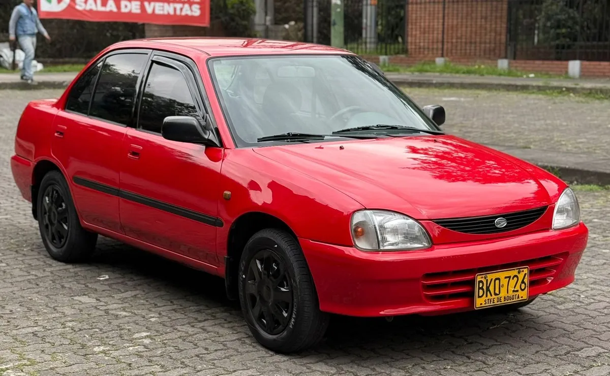 Daihatsu Charade 1998 Rojo Bogotá