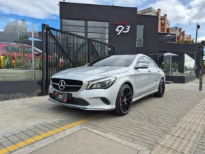 Mercedes-Benz CLA 180 2017 Plateado Bogotá