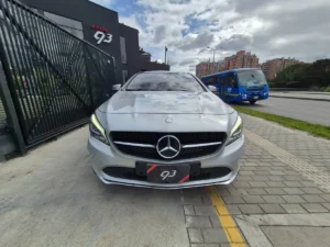 Mercedes-Benz CLA 180 2017 Plateado Bogotá