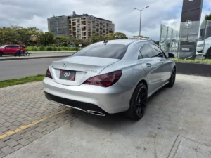 Mercedes-Benz CLA 180 2017 Plateado Bogotá