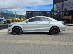 Mercedes-Benz CLA 180 2017 Plateado Bogotá