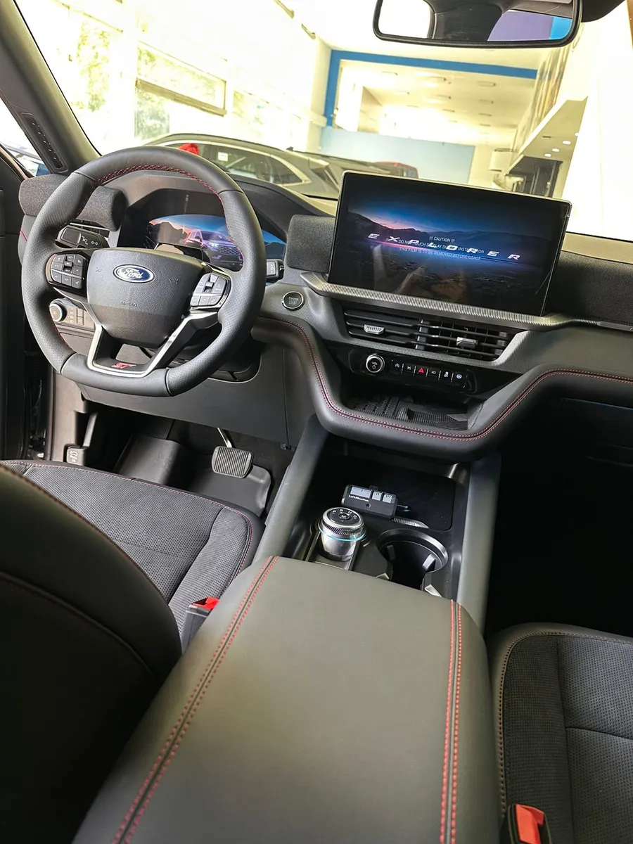 Ford Explorer ST 2025 Gris Medellín