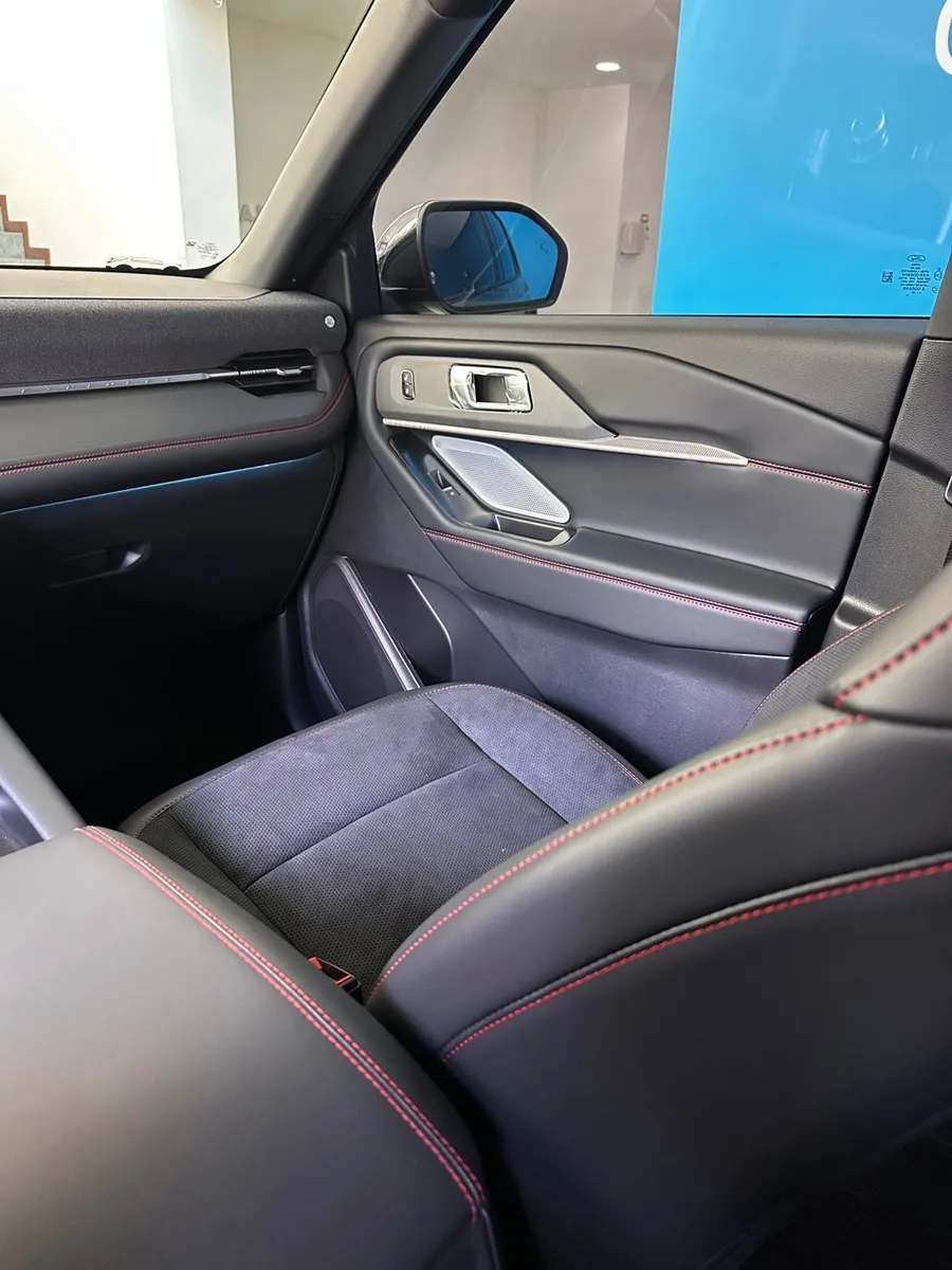 Ford Explorer ST 2025 Gris Medellín