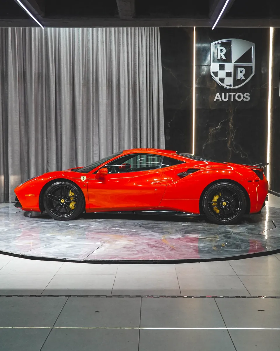 Ferrari 488 GTB Modelo 2016 color Rojo