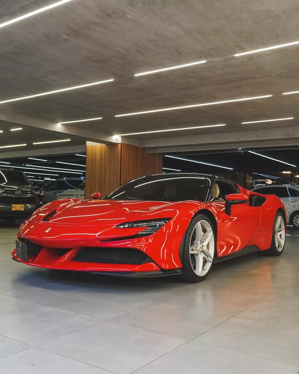 Ferrari SF90 4.0 Stradale 2023 Rojo
