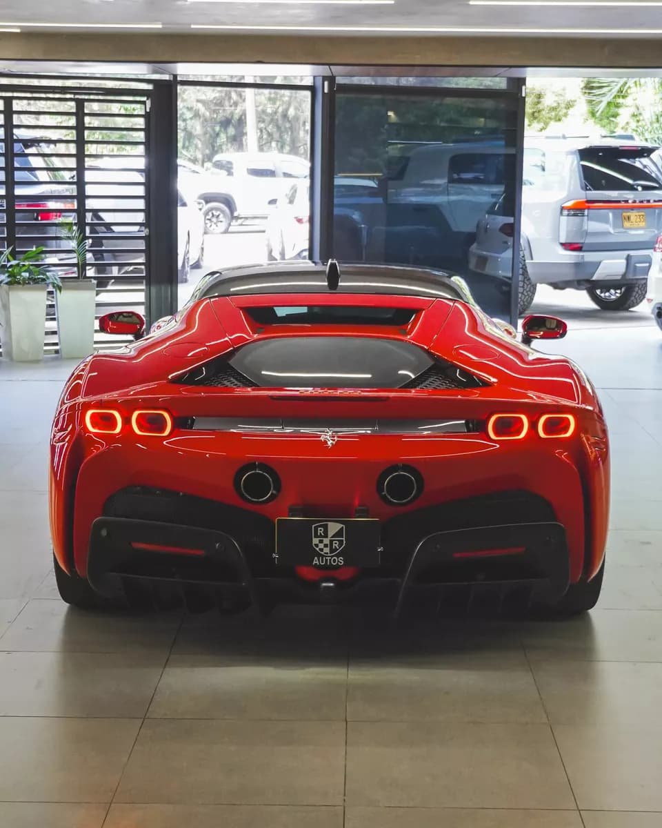 Ferrari SF90 4.0 Stradale 2023 Rojo