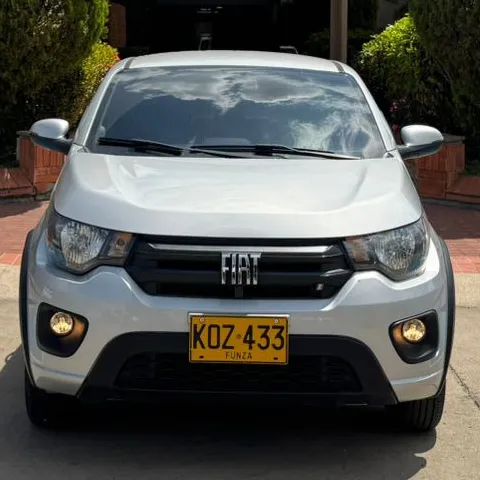 Fiat Mobi 2022 Plateado Girón