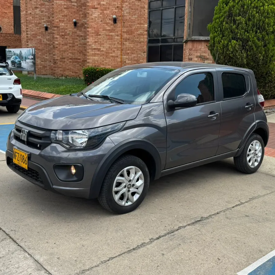 Fiat Mobi 2024 Gris Girón