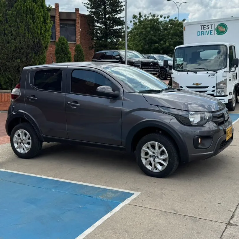 Fiat Mobi 2024 Gris Girón