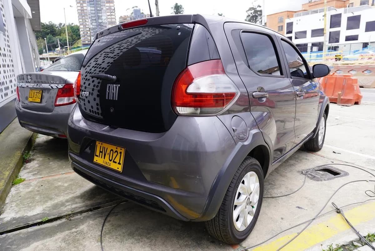 Fiat Mobi 1.0 Like Modelo 2023 Gris