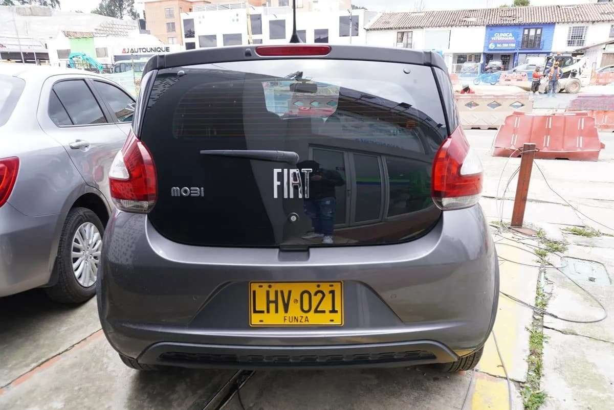 Fiat Mobi 1.0 Like Modelo 2023 Gris