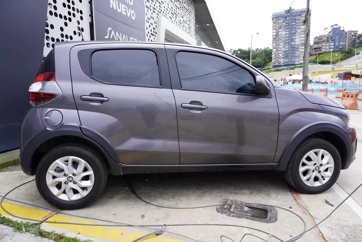 Fiat Mobi 1.0 Like Modelo 2023 Gris