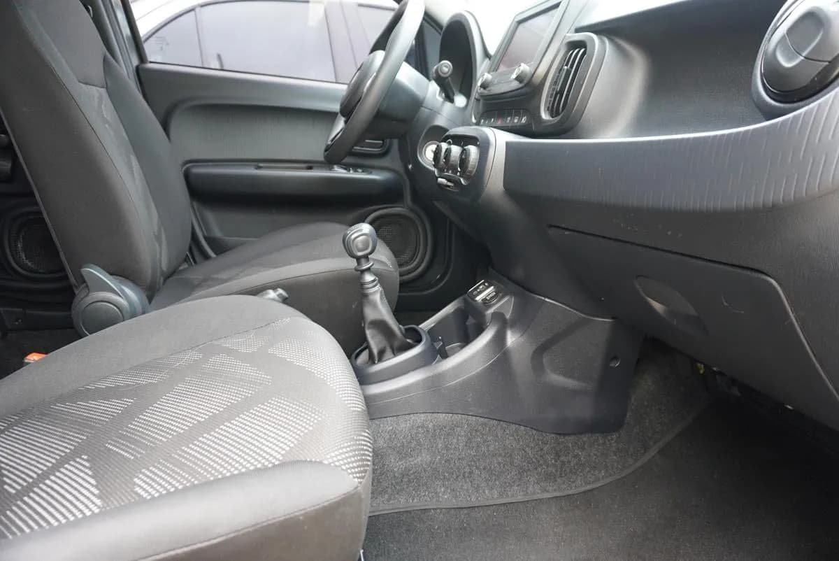 Fiat Mobi 1.0 Like Modelo 2023 Gris
