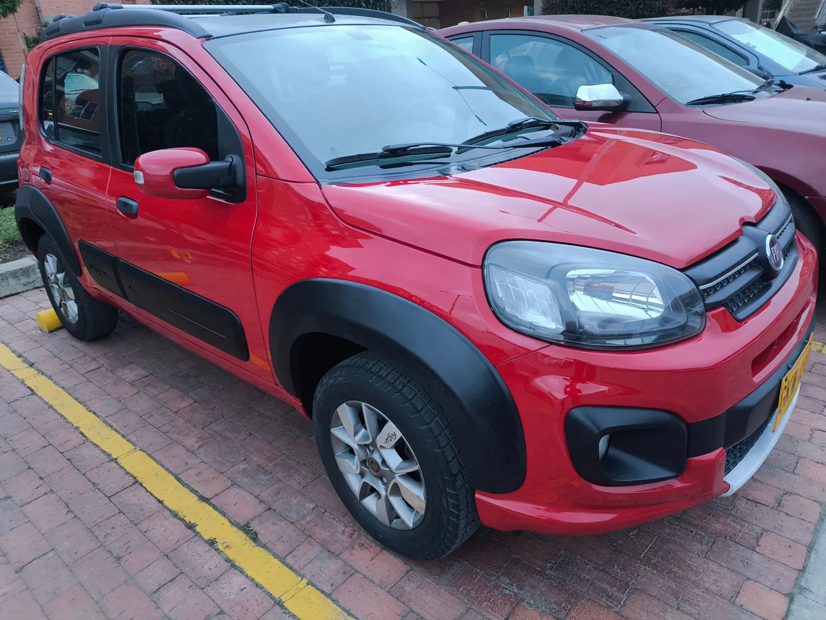 Fiat Uno 2020 Rojo Madrid