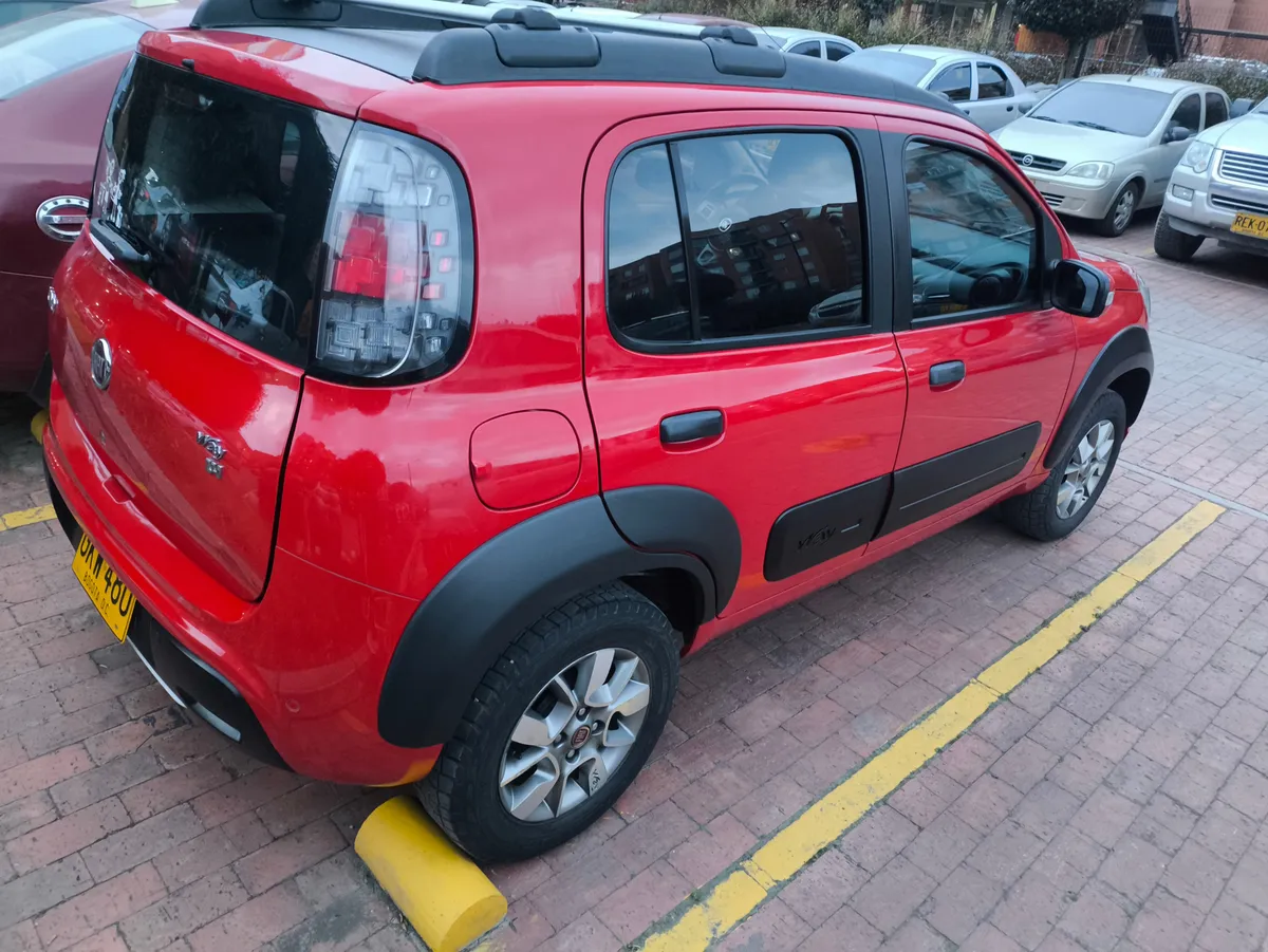 Fiat Uno 2020 Rojo Madrid