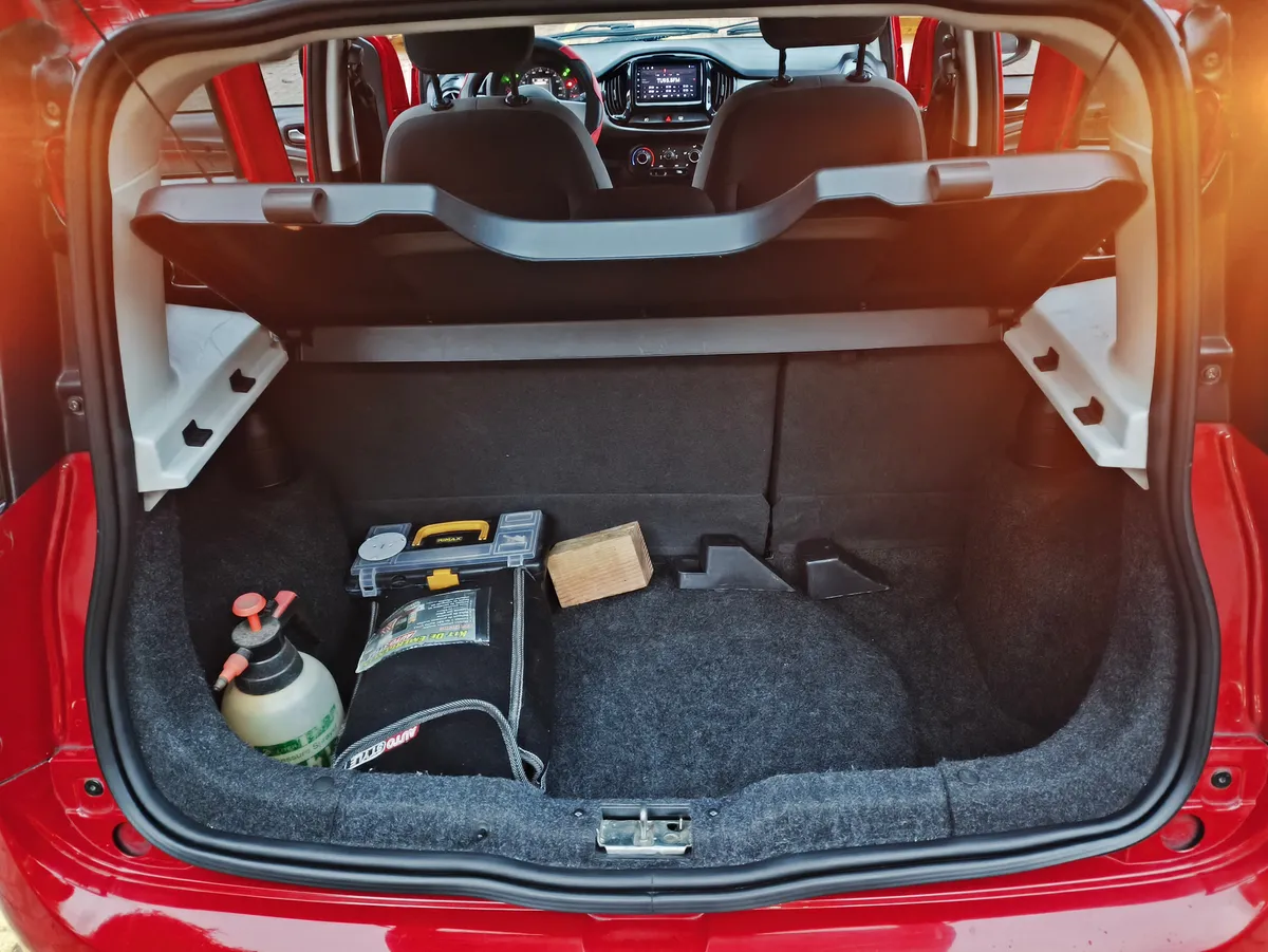 Fiat Uno 2020 Rojo Madrid