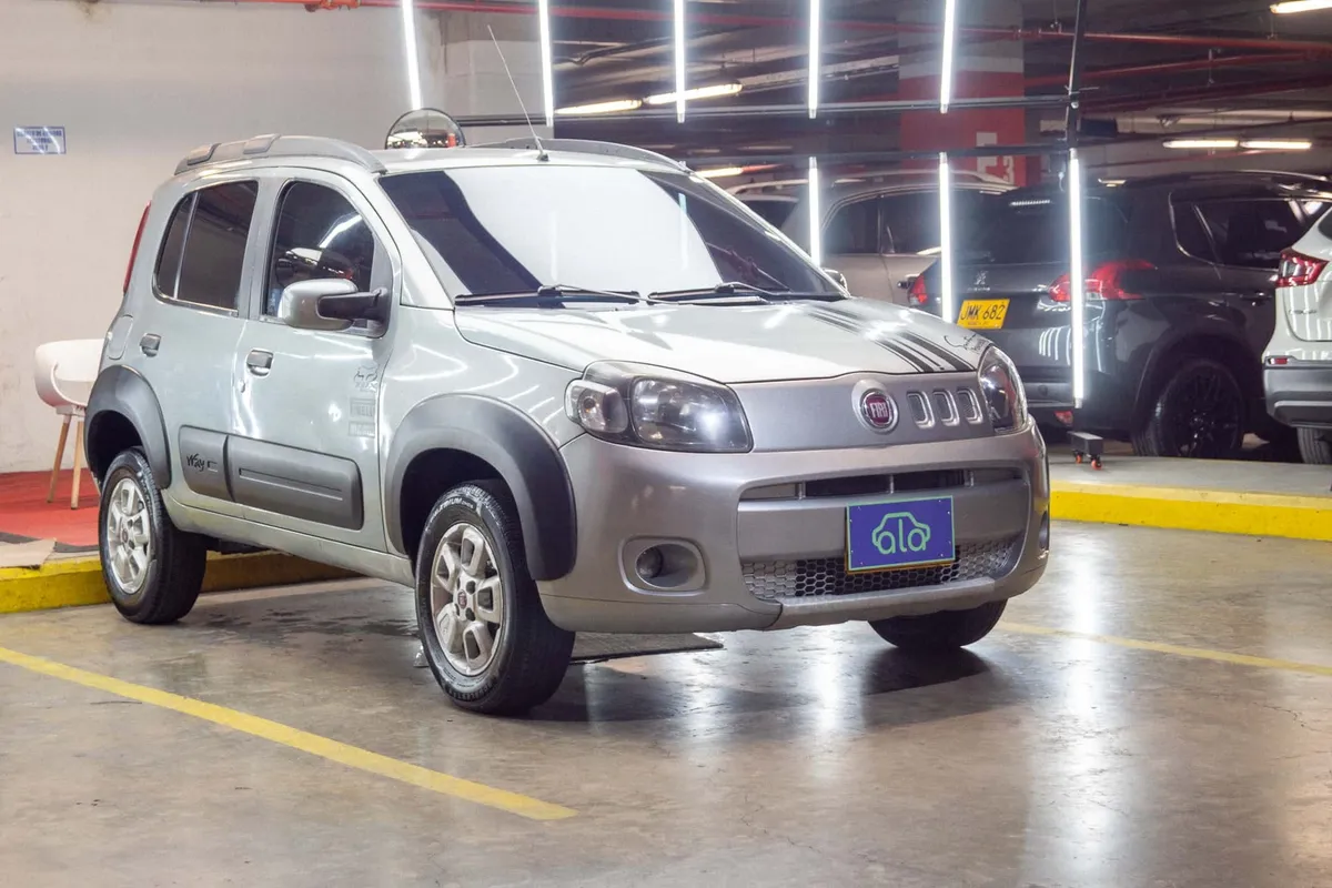 Fiat Uno 2014 Gris Bogotá