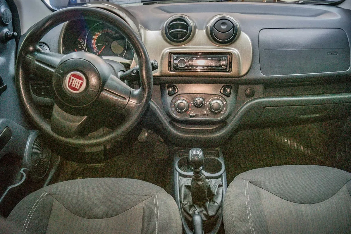 Fiat Uno 2014 Gris Bogotá
