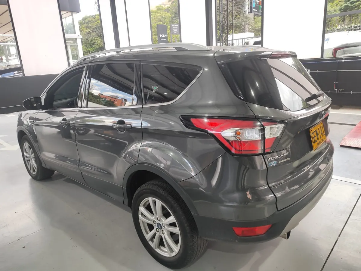 Ford Escape 2019 Gris Medellín